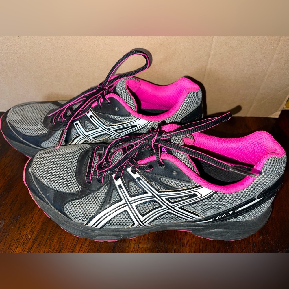 ASICS Grey & Pink Size 8.5